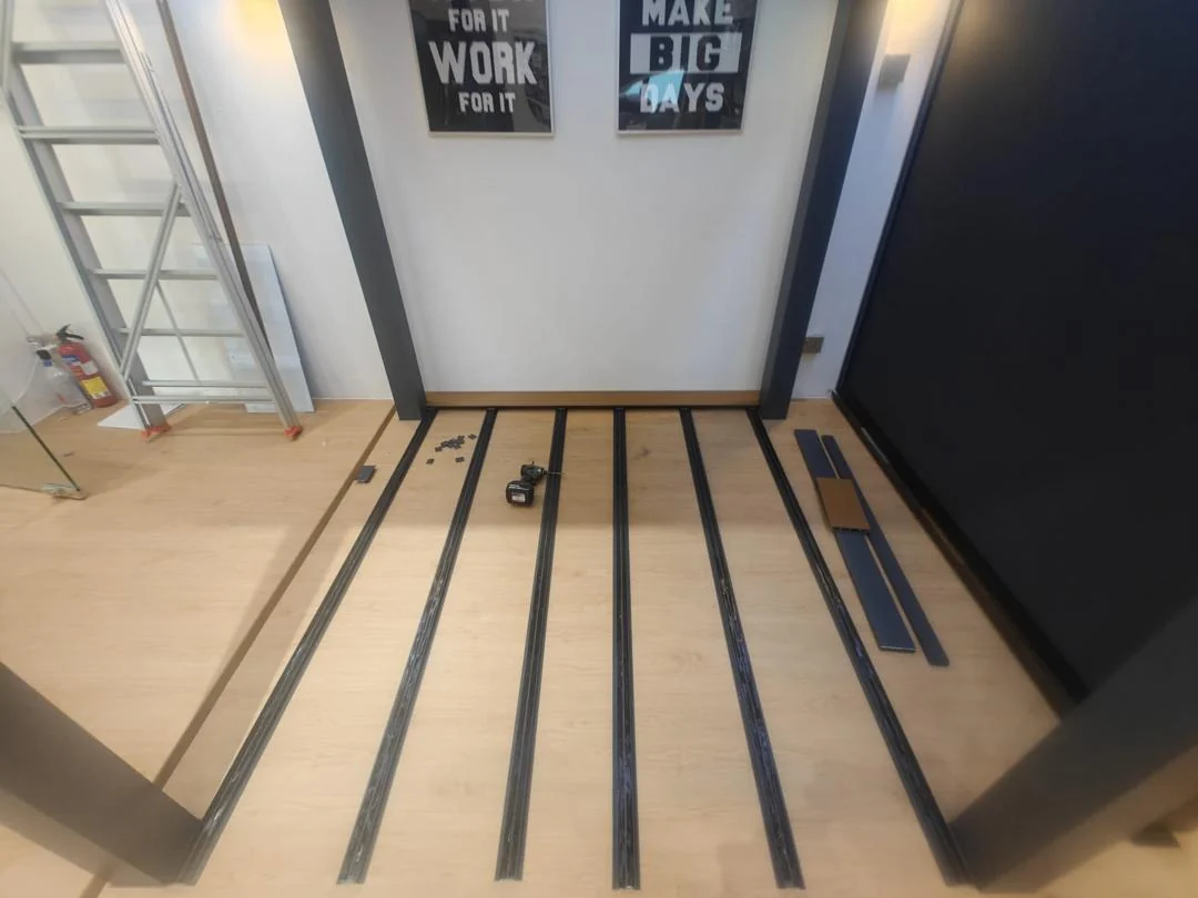 Side corridor, aluminium decking supplied by Alu-R Pro in Singapore